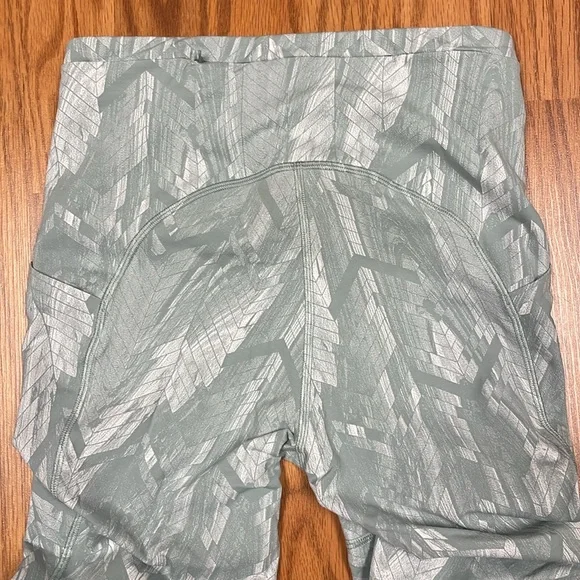 lululemon athletica sage green patterned leggings size 6 - Picture 6 of 8